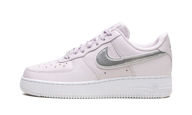 Wmns Air Force 1 '07 ESS "Venice / Metallic Silver"