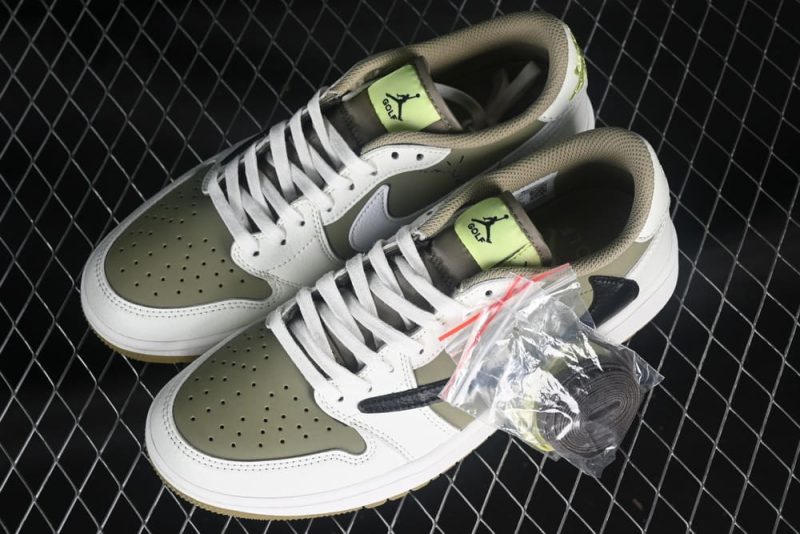 air jordan 1 low travis scott golf 5.jpg