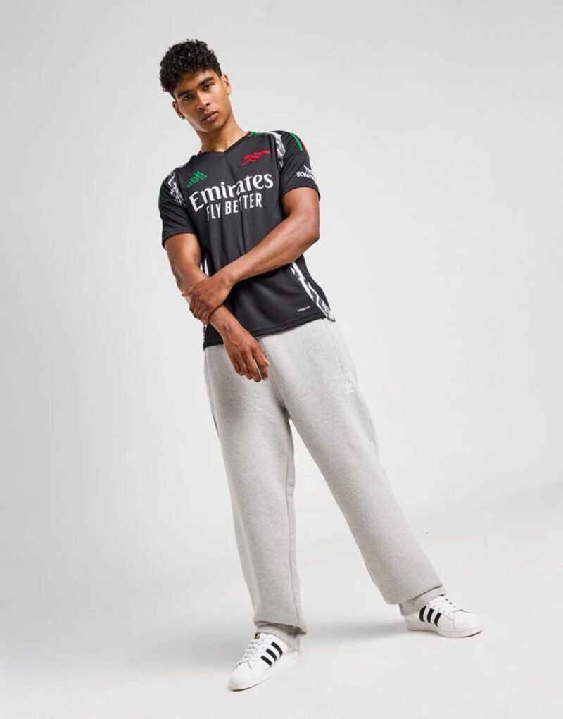 Arsenal FC 202425 Away Jersey.jpg