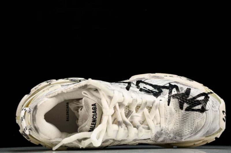 Runner 'White Graffiti' 3