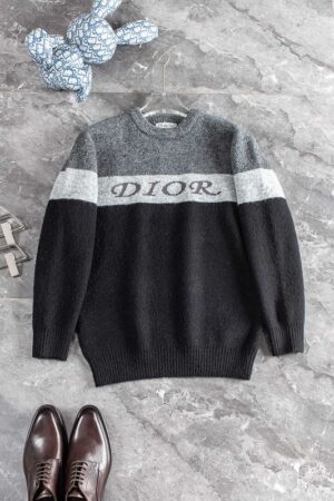 dr sweatshirt 2cayg.jpg