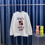 gc sweatshirt yk81p.jpg
