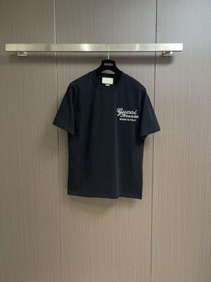 gc t shirt 2xnwt.jpg