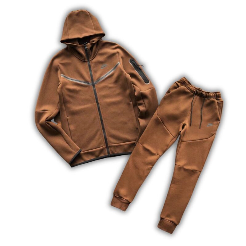 tech fleece tracksuit odkn0.jpg