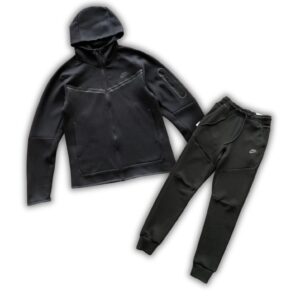 tech fleece tracksuit zzejn.jpg