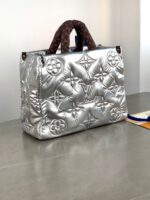 Louis Vuitton Pillow Onthego GM 4 1.jpg
