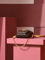 Mini Bumbag 8.jpg