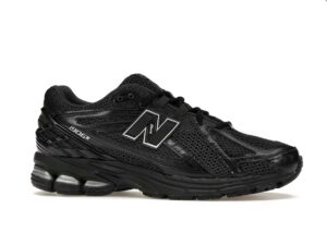 New Balance 1906R Black Metallic Silver.jpg