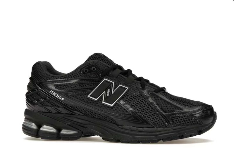 New Balance 1906R Black Metallic Silver.jpg