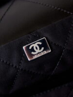 chanel 22 as4486 small handbag shiny calfskin black with silver 009 luxibags.ru .jpg