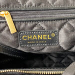 chanel 22 handbag as3261 shiny calfskin gold tone metal black logo gold 06 luxibags.ru .jpg