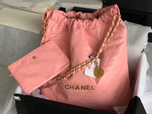 chanel 22 handbag as3262 shiny calfskin gold tone metal pink 02 luxibags.ru .jpg
