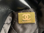 chanel 22 handbag as3262 shiny calfskin lacquered metal black logo white 09 luxibags.ru .jpg