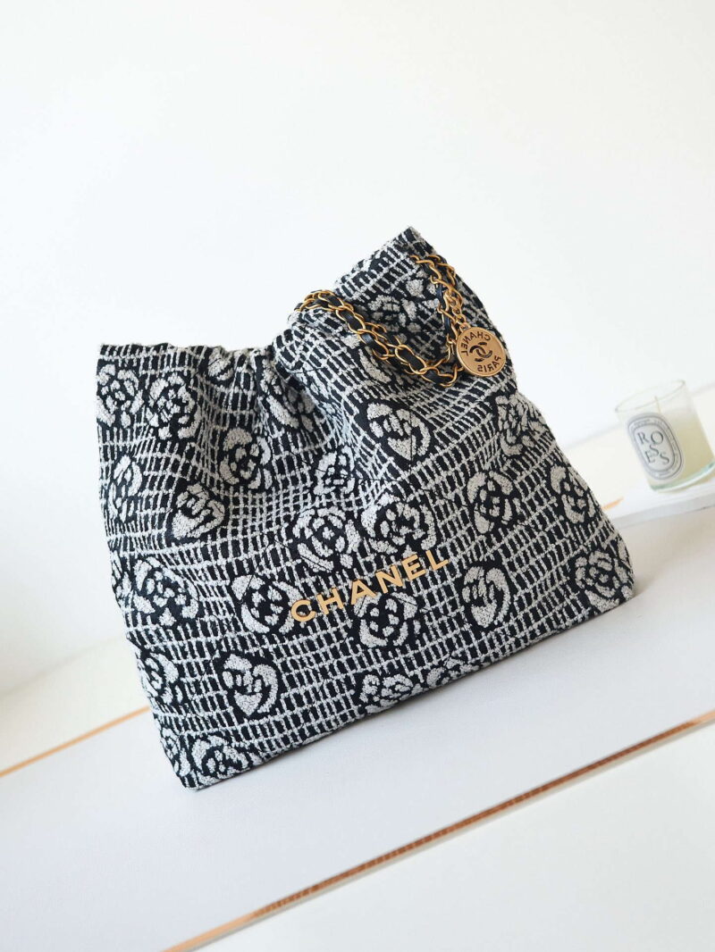 chanel 22 handbag shiny as3261 white black velvet gold 001 luxibags.ru .jpg