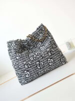 chanel 22 handbag shiny as3261 white black velvet gold 005 luxibags.ru .jpg
