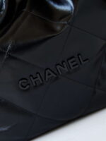 chanel 22 handbag shiny calfskin gold as3261 black with black logo 002 luxibags.ru .jpg