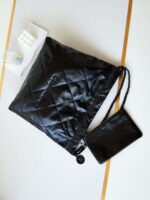 chanel 22 handbag shiny calfskin gold as3261 black with black logo 007 luxibags.ru .jpg
