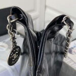 chanel 22 handbag shiny calfskin gold as3261 black with silver logo 006 luxibags.ru .jpg