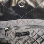 chanel 22 handbag shiny calfskin gold as3261 black with silver logo 009 luxibags.ru .jpg