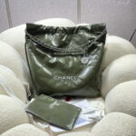 chanel 22 large handbag shiny calfskin as3262 dark green 001 luxibags.ru .jpg