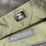 chanel 22 large handbag shiny calfskin as3262 dark green 008 luxibags.ru .jpg