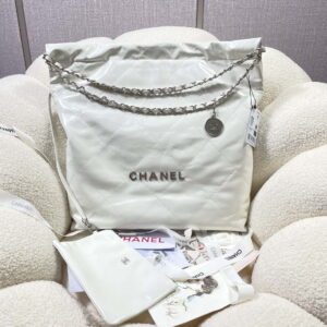 chanel 22 large handbag shiny calfskin as3262 white with silver logo 001 luxibags.ru .jpg