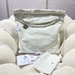 chanel 22 large handbag shiny calfskin as3262 white with silver logo 002 luxibags.ru .jpg