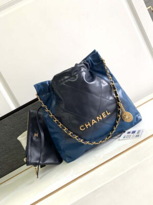 chanel 22 mini handbag as3980 shiny calfskin gold tone metal chanel 22 as3980 mini handbag shiny calfskin silver tone metal navy blue 1 luxibags.ru .jpg
