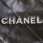 chanel 22 small handbag shiny calfskin as3260 black with silver logo 003 luxibags.ru .jpg