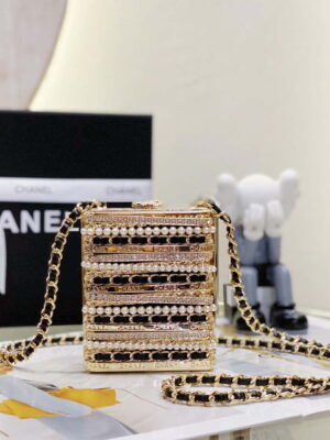chanel 22k evening bag with pearls black and gold 001 luxibags.ru .jpg