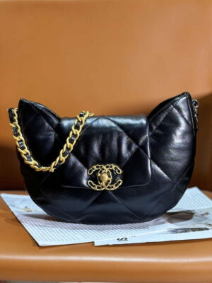 chanel 24c as4638 hobo bag lambskin gold tone metal black 001 luxibags.ru .jpg