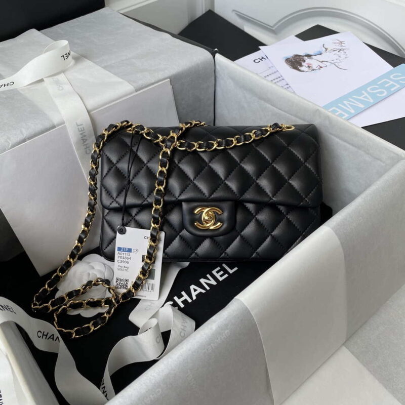 chanel a01113 flap handbag classic bag black lambskin gold 001 luxibags.ru .jpg