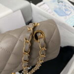 chanel a01113 flap handbag classic bag lambskin light gray gold 004 luxibags.ru .jpg