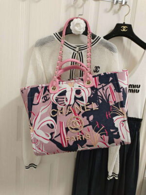 chanel a66941 large tote printed velvet wooden pearls gold tone metal pink multicolour 001 77877514 807f 4630 b900 b7d4ef027cbc luxibags.ru .jpg
