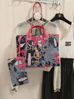 chanel a66941 large tote printed velvet wooden pearls gold tone metal red multicolour 001 ba0dc3e9 2bb2 41f1 96e6 474d21cb2559 luxibags.ru .jpg