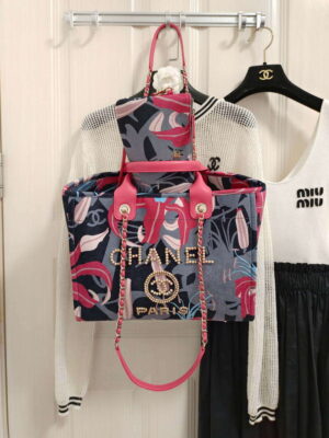 chanel a66941 large tote printed velvet wooden pearls gold tone metal red multicolour 004 luxibags.ru .jpg