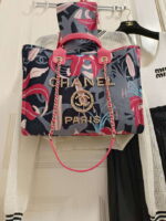 chanel a66941 large tote printed velvet wooden pearls gold tone metal red multicolour 009 luxibags.ru .jpg