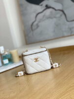 chanel a68101 mini vanity with chain lambskin gold white 001 luxibags.ru .jpg