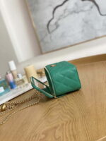chanel a68130 vanity with chain grained calfskin gold green 006 luxibags.ru .jpg