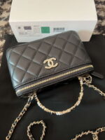 chanel a96035 clutch lambskin vanity box bag black 05 luxibags.ru .jpg