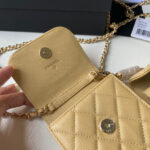chanel ap2742 phone airpods pro case with chain grained shiny apricot 07 luxibags.ru .jpg