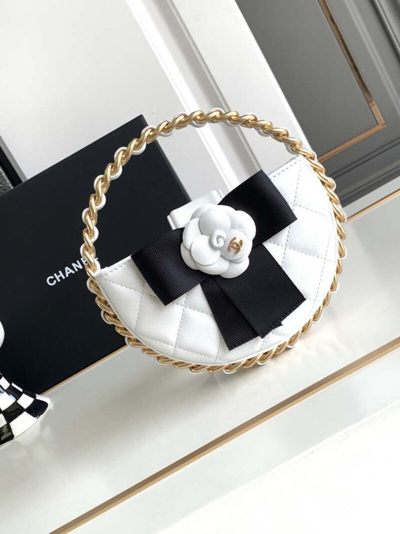 chanel ap3584 pouch mixed fibers calfskin gold tone metal white 001 baf2c98b e837 4bbb b848 f5c978095a67 luxibags.ru .jpg