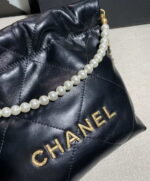 chanel as3260 22 mini handbag calfskin pearl chain black with gold 003 luxibags.ru .jpg