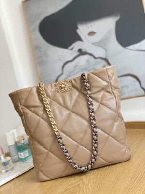 chanel as3519 chanel19 shopping bag shiny lambskin brown 001 luxibags.ru .jpg