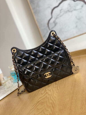 chanel as3690 hobo handbag shiny crumpled calfskin gold tone metal black 001 luxibags.ru .jpg