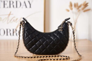 chanel as3917 clutch with chain lambskin shiny light gold metal black 001 luxibags.ru .jpg
