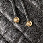 Wholesale replica highest quality luxury handbags, clothing, shoes, jewelry, etc. in cheaper price! Up to 70% discount now. Quality Guarantee!