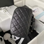 Wholesale replica highest quality luxury handbags, clothing, shoes, jewelry, etc. in cheaper price! Up to 70% discount now. Quality Guarantee!