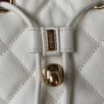 Wholesale replica highest quality luxury handbags, clothing, shoes, jewelry, etc. in cheaper price! Up to 70% discount now. Quality Guarantee!