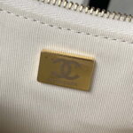 chanel as4368 large hobo bag shiny crumpled lambskin gold tone metal white 009 luxibags.ru .jpg